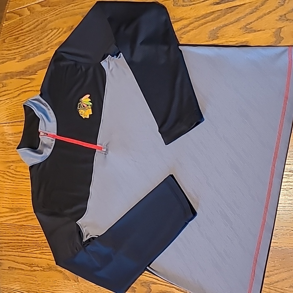 Chicago Blackhawks 1/4 Zip Shirt - Men's Large